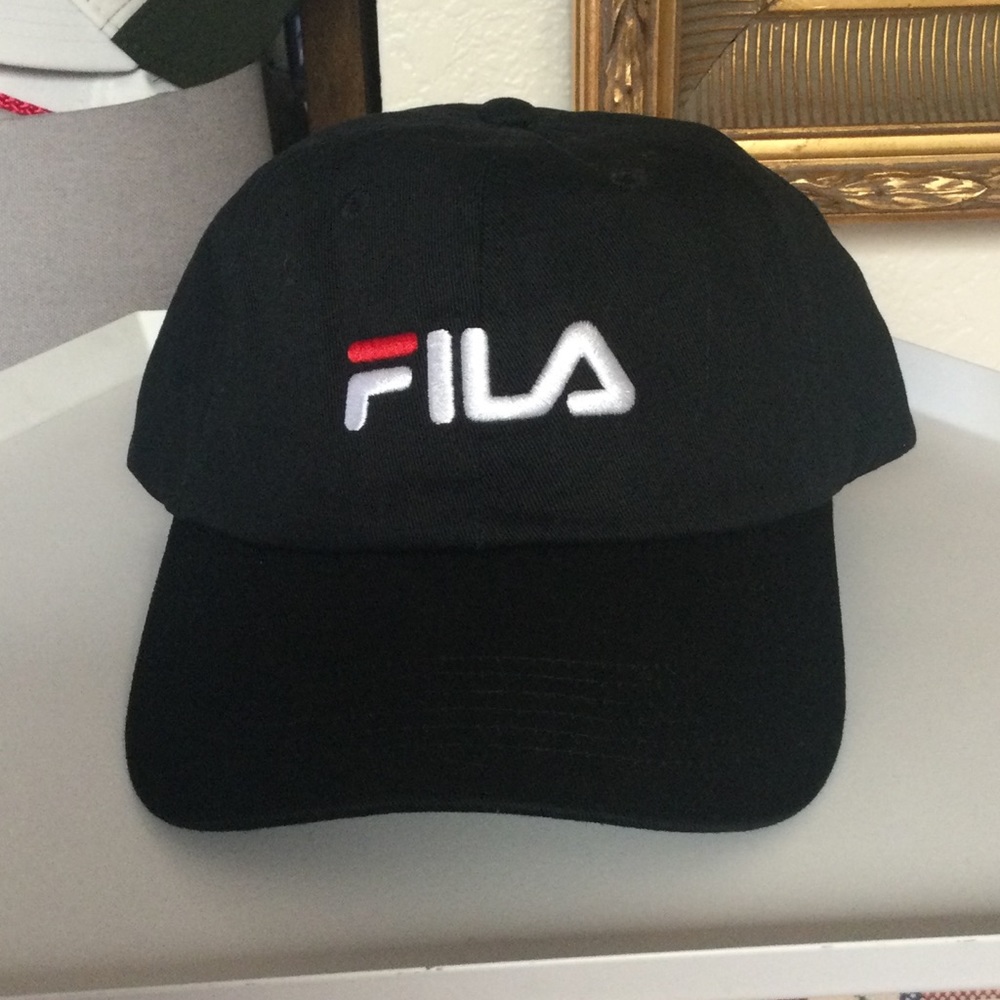 FILA EMBROIDERED LOGO COTTON TWILL BASEBALL CAP BLACK OS NWOT
